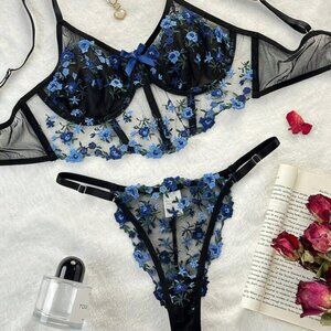 BLUE FLORAL LINGERIE WRAP AROUND THE THIGH